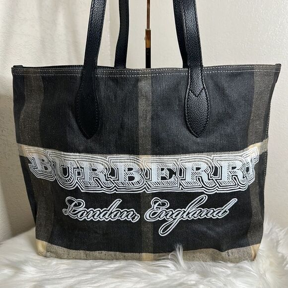 💯 Authentic Burberry Doodle Tote🍀 - Picture 6 of 16